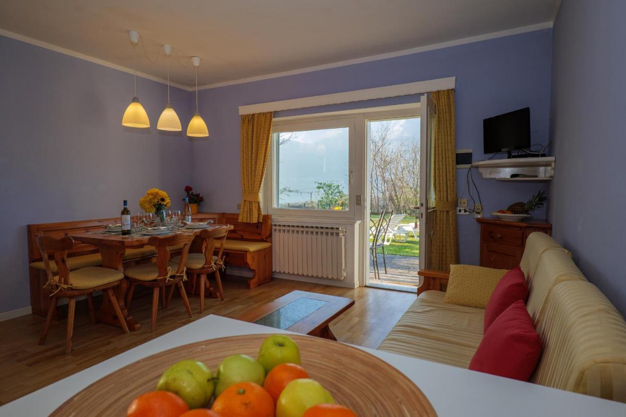 Appartamento Casa Del Sole 4 Colico Esterno foto